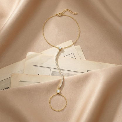 Pavé Curve Hand Chain