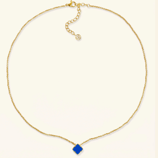 Halskette mit blauer Rosette