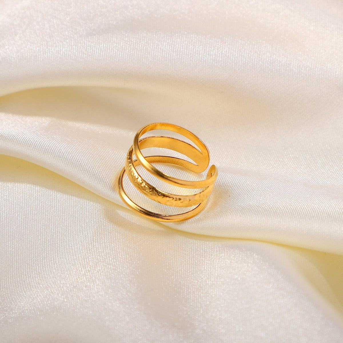 Triple Line Ring